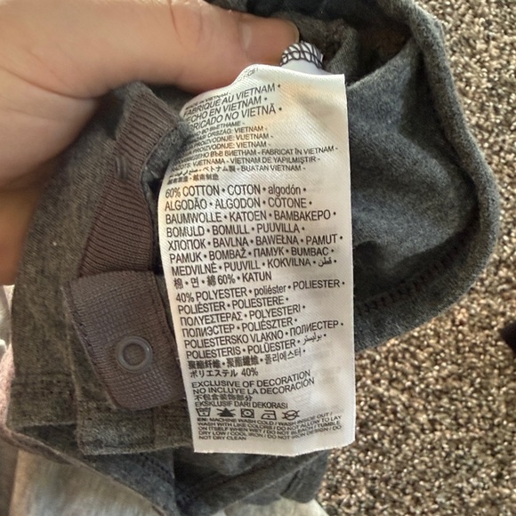 Hurley Graphic Bodysuit and Black Pants Set Baby Boy Size 3-6 months - Picture 3 of 3